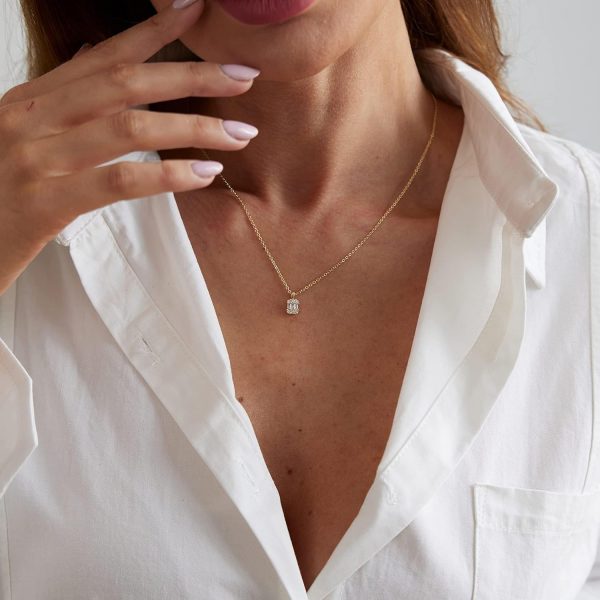 Gold Necklace for Women,Dainty Gold Necklaces 14k Gold Plated Diamond Necklaces Cute CZ Solitaire Choker Necklaces for Women Simple Cubic Zirconia Pendant Necklace Trendy Jewelry Gifts